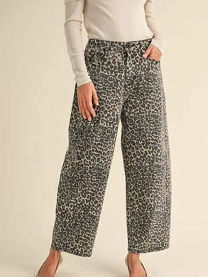 Wild & Free - Leopard Barrel Jeans