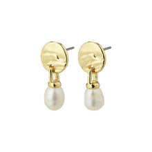 Heat Recycled Freshwater Pearl Earring